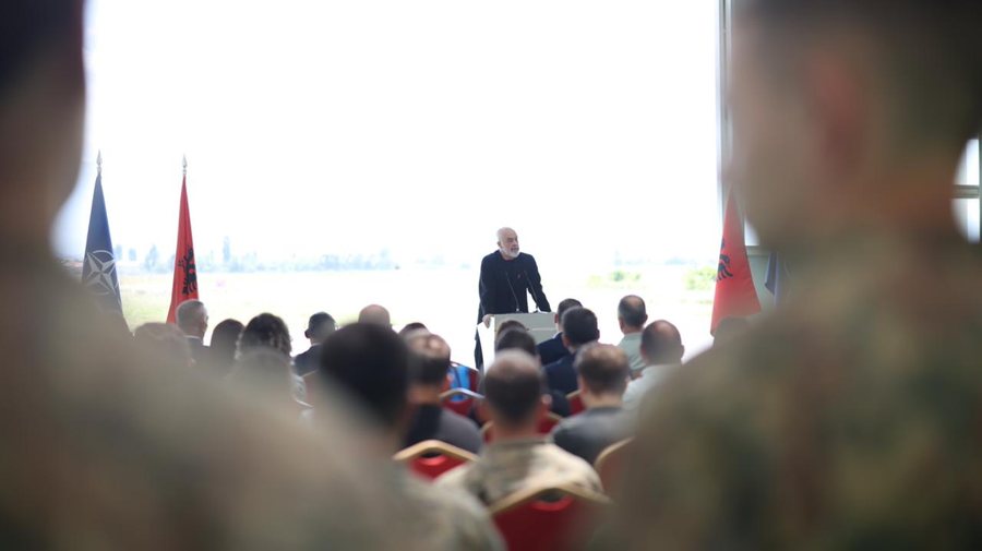Hapet Shkolla Kombëtare e Fluturimit, Rama: Do të trajnojë edhe