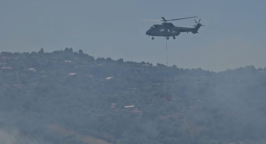Nis ndërhyrja nga ajri për shuarjen e flakëve në Fier