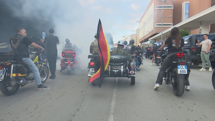 Me motora n&euml; Kor&ccedil;&euml;, gaz dhe adrenalin&euml; nga "Moto