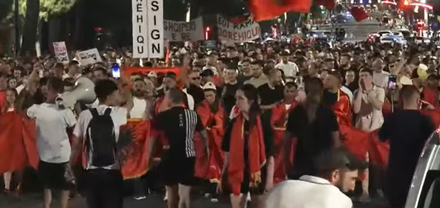 Protesta e 36-të, mijëra qytetarë nisin marshimin, kërkohet