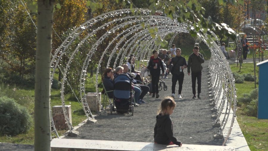 K&euml;rkesat nga Egjipti e Afganistani, m&euml; shum&euml; azilant&euml;,