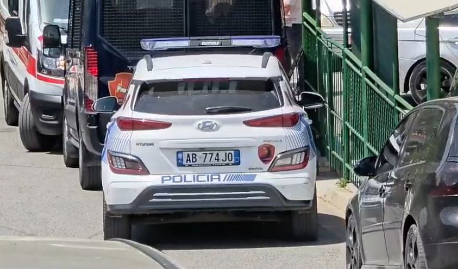 E r&euml;nd&euml; n&euml; Kam&euml;z, 16-vje&ccedil;ari q&euml;llon me