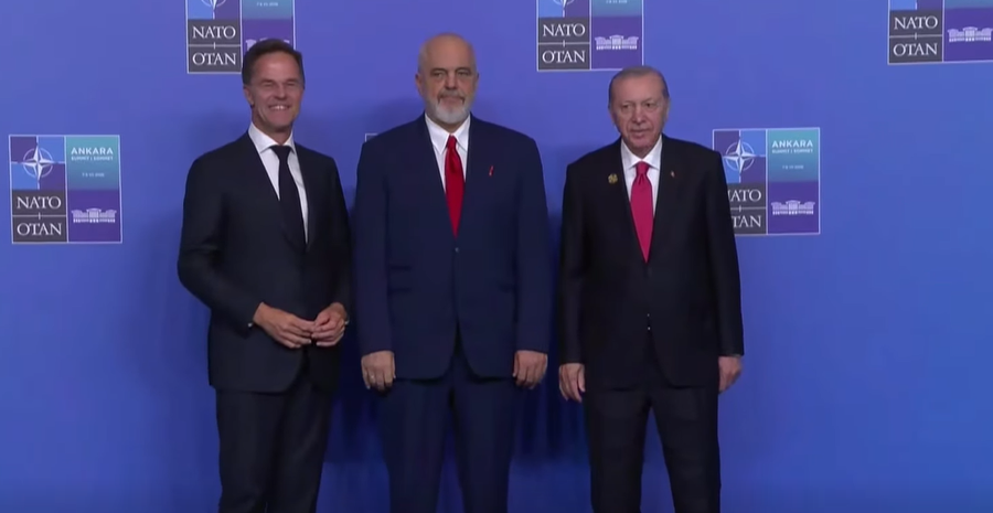 Nga pritja e Rutte-s dhe Erdogan-it te fotoja familjare me lider&euml;t, Rama