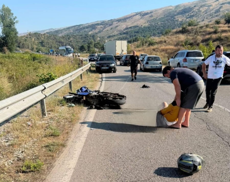 Aksident i r&euml;nd&euml; n&euml; aksin Gjirokast&euml;r-Tepelen&euml;,