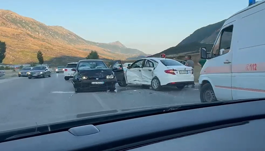 Tjet&euml;r aksident n&euml; aksin Gjirokast&euml;r-Tepelen&euml;,