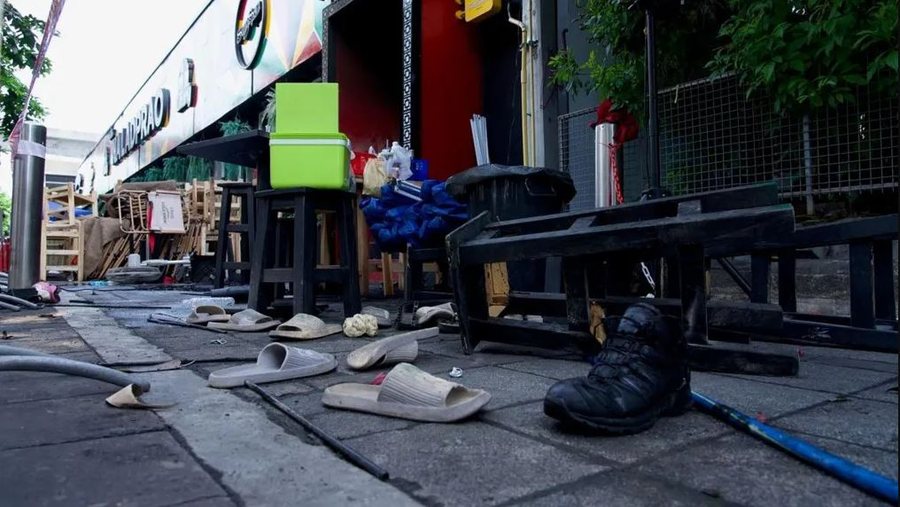 Zjarri i madh n&euml; nj&euml; lokal n&euml; Bangkok, 27 viktima e disa t&euml;