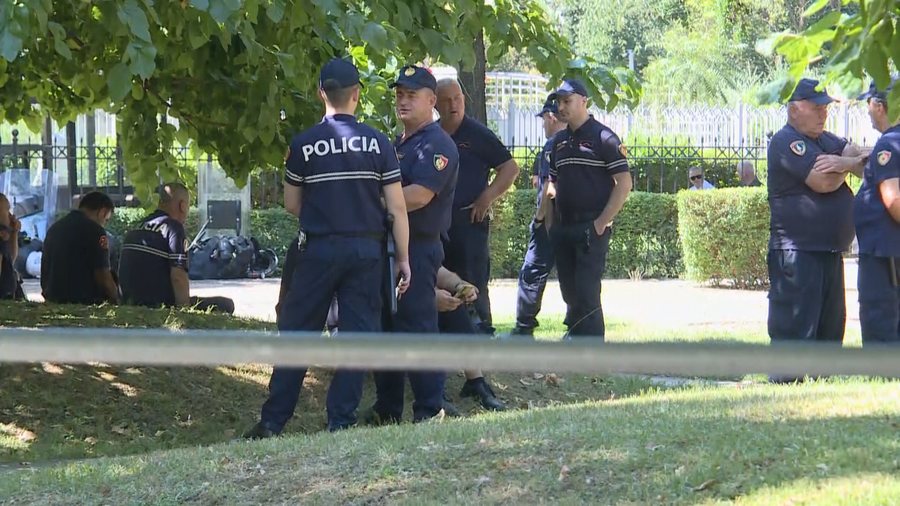 Kuvendi në seancë, policia blindon godinën