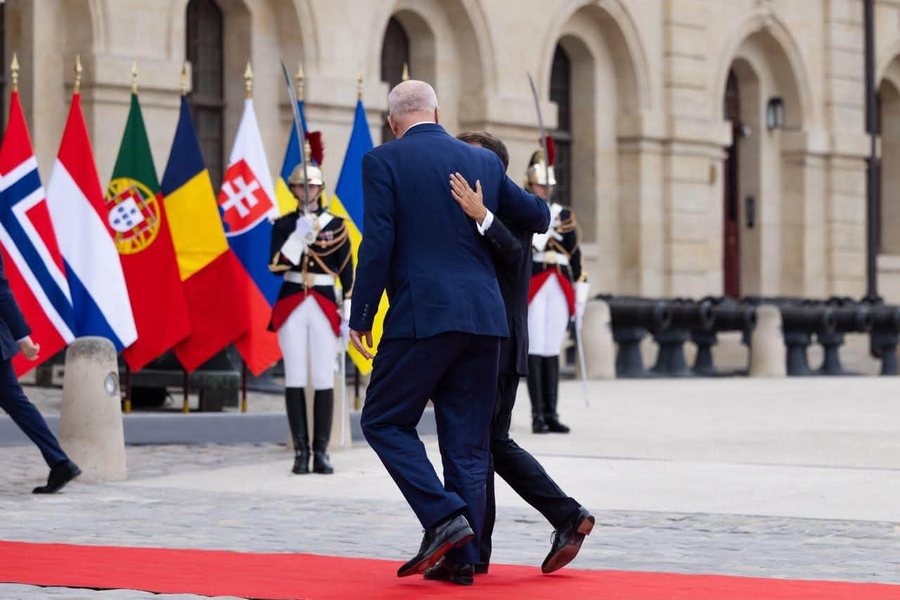 Rama në Paris me ftesë të Macron-it, merr pjesë në