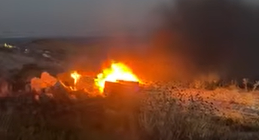 Fiket totalisht zjarri n&euml; Llaman, nis hetimi p&euml;r zjarrv&euml;nie