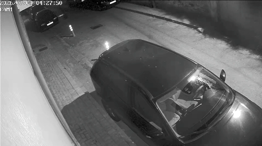 Grabitje në Durrës, autori futet në një makinë të
