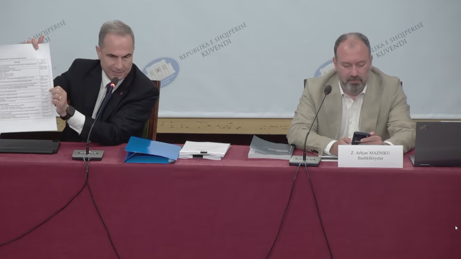 Skadon afati i Komisionit, nuk ka dakord&euml;si p&euml;r ndryshimin e numrit