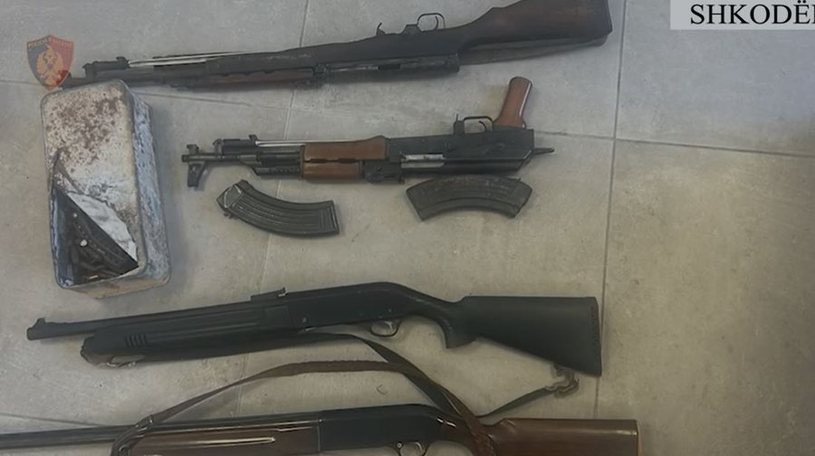 I gjenden armë dhe municion në banesë, arrestohet