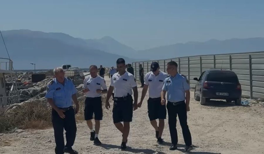 11 emigrantë lëshojnë sinjal SOS në det pranë