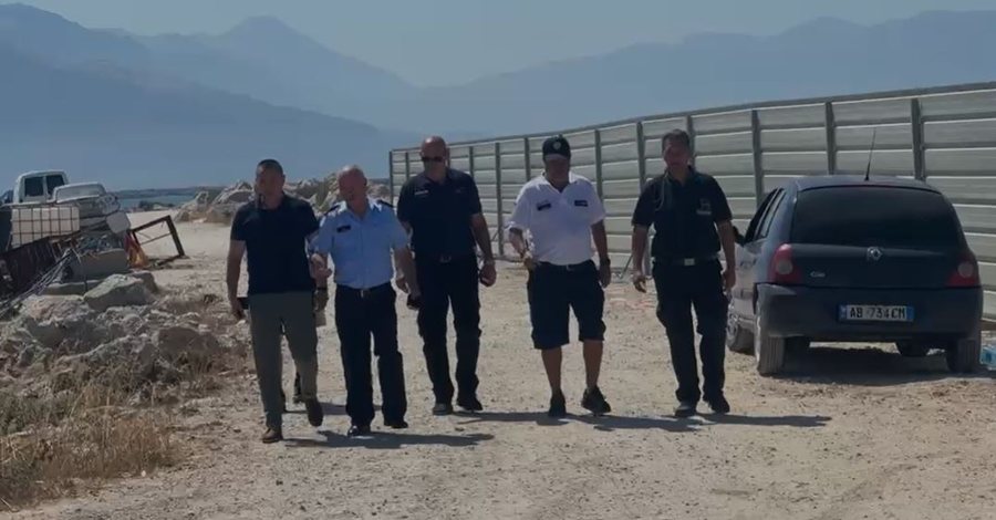 11 emigrantë lëshojnë sinjal SOS në det pranë