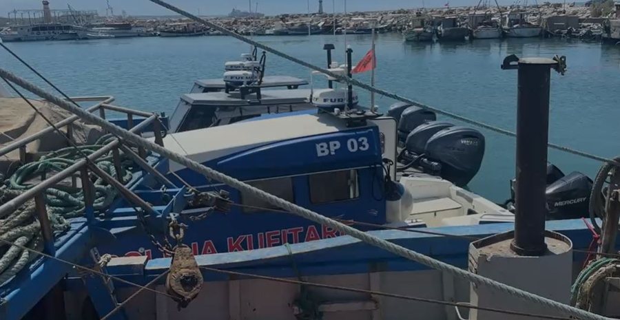 11 emigrantë lëshojnë sinjal SOS në det pranë