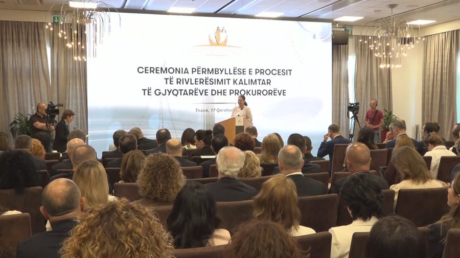 Raporti i Komisionit Evropian: Luftoni korrupsionin, zbusni klim&euml;n politike