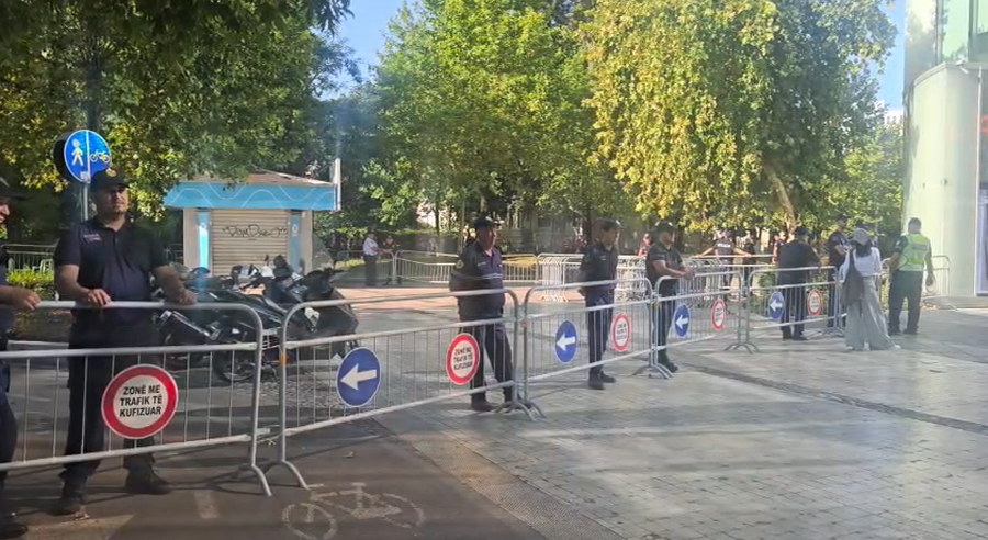 Policia e Shtetit “blindon” Tiranën, dy perimetra sigurie