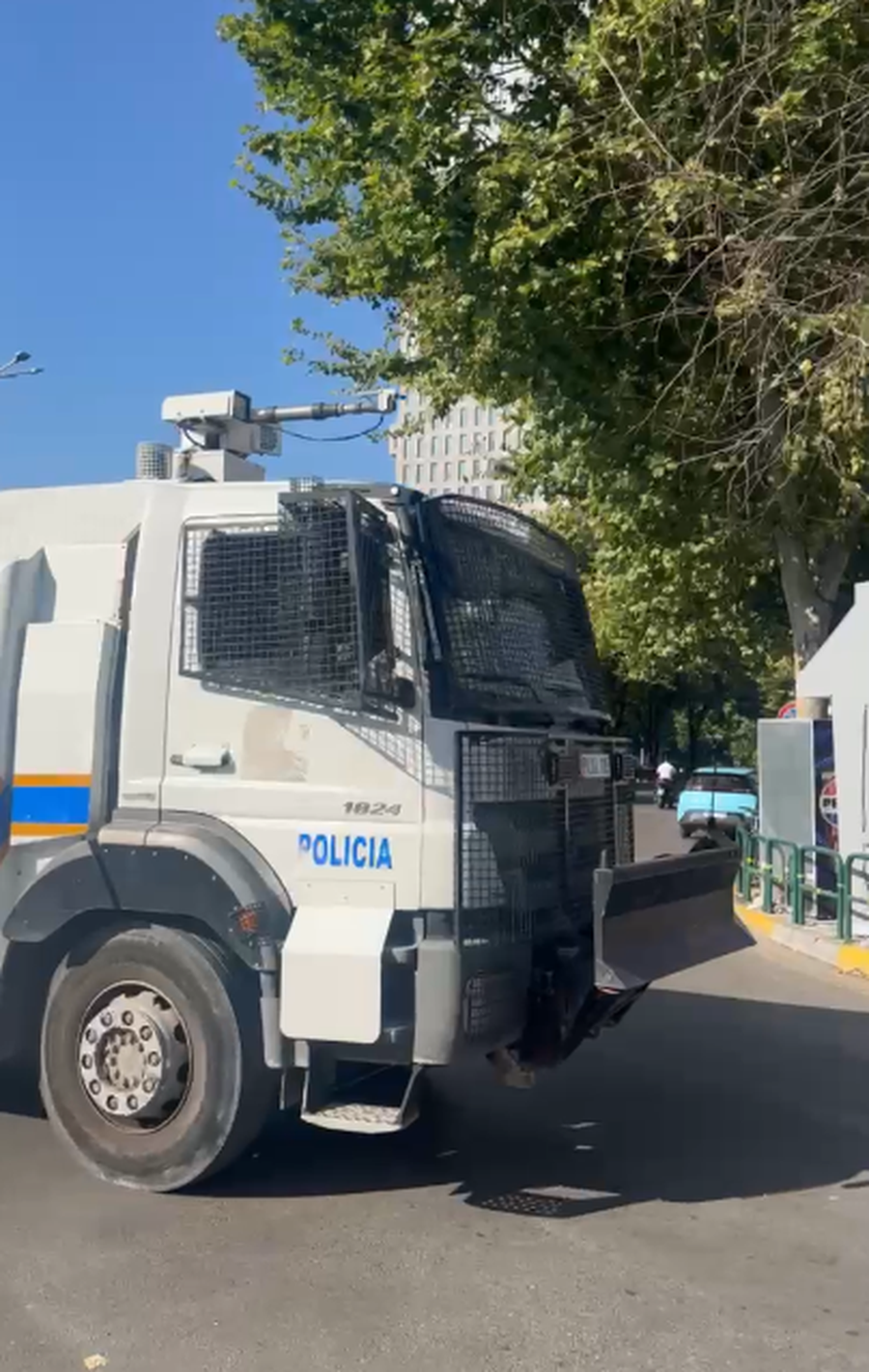 Policia e Shtetit &ldquo;blindon&rdquo; Tiran&euml;n, dy perimetra sigurie