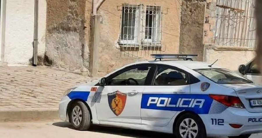 Dyshohet se kreu marr&euml;dh&euml;nie seksuale me dhun&euml; me vajz&euml;n me