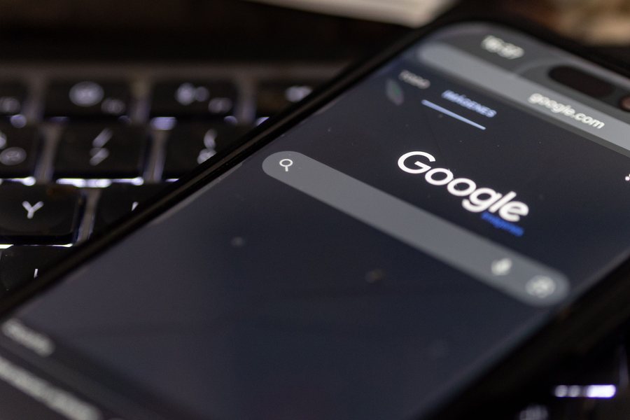 Bashkimi Europian gjobit Google me 1 miliardë dollarë