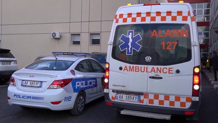 U godit nga skafi n&euml; Vlor&euml;, 17-vje&ccedil;ari transportohet me
