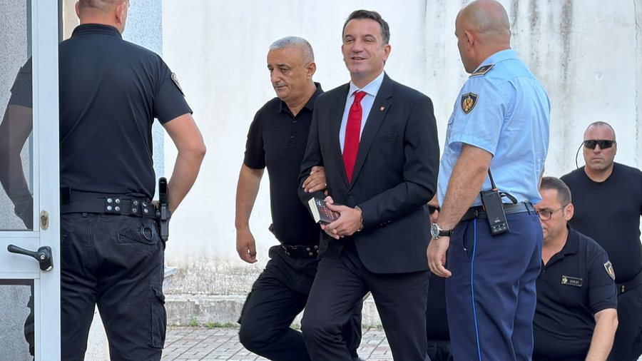 Veliaj reagon pas rr&euml;zimit nga Gjykata: E kishim paralajm&euml;ruar,