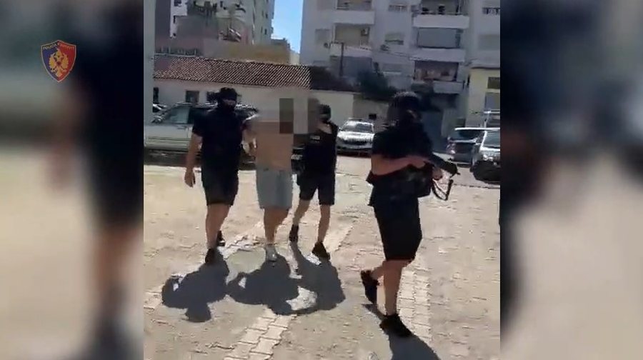 E k&euml;rkon Italia p&euml;r trafik nd&euml;rkomb&euml;tar droge, arrestohet