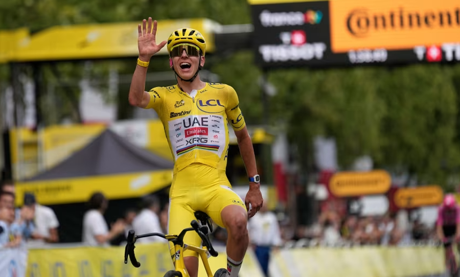 &Ccedil;ikliz&euml;m/ Tadej Pogačar fiton Tour de France, barazon rekordin