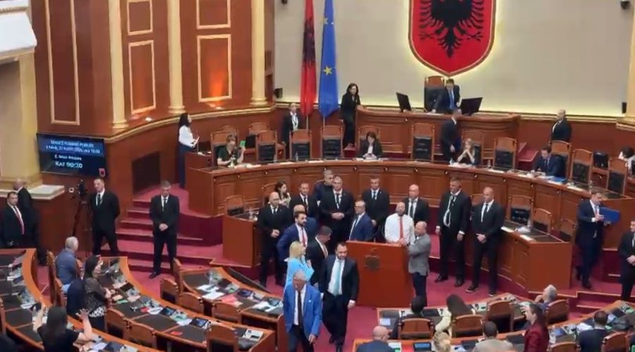 Jo m&euml; shum&euml; se 50 bashki, PS do t&euml; depozitoj&euml; brena
