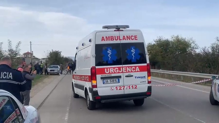 Aksident tragjik n&euml; Portin e Durr&euml;sit, kamioni p&euml;rplas p&euml;r