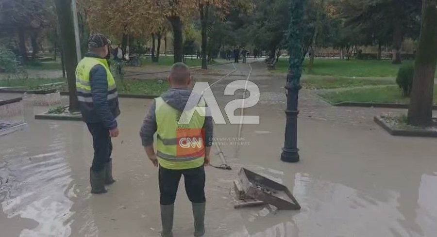 Pedonalja e Beratit nën ujë, dëme në dhjetëra biznese