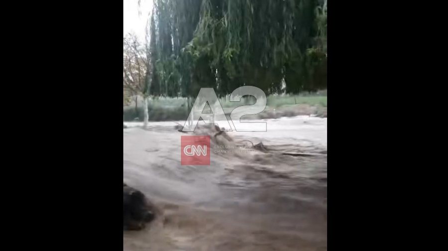 Moti i keq, situatë tepër e rënduar në fshatin Navaricë