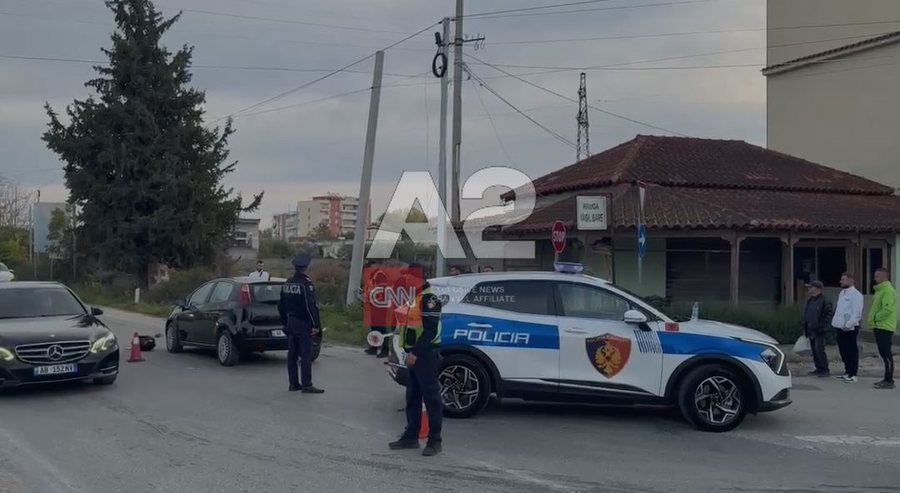 Aksident në aksin Fier- Levan, makina përplaset me motorin