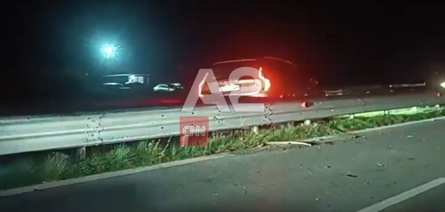 Aksident n&euml; autostrad&euml;n Lushnje-Fier, makina "fluturon" dhe