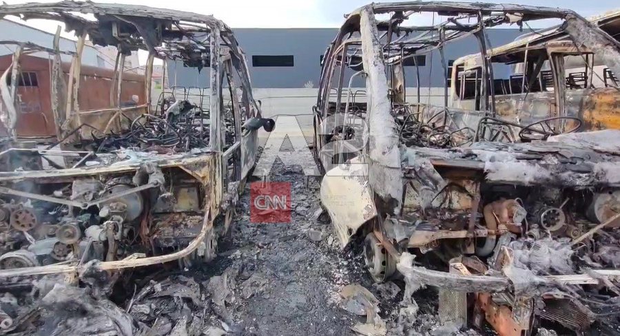 Policia e Lushnjës reagim zyrtar për djegien e 4 autobusëve