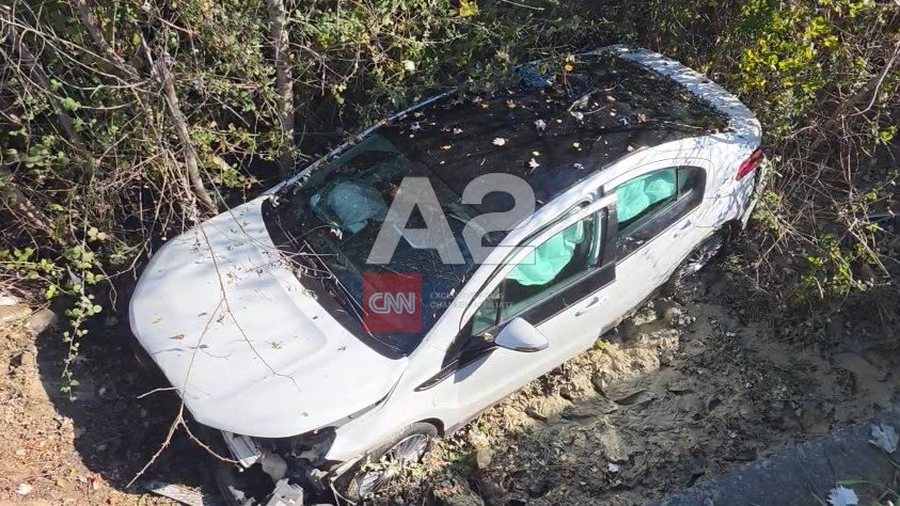 Aksident në aksin rrugor Lushnjë-Berat, makina përfundon në