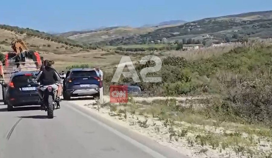 Aksident në rrugën e Lumit të Vlorës, makina bie në