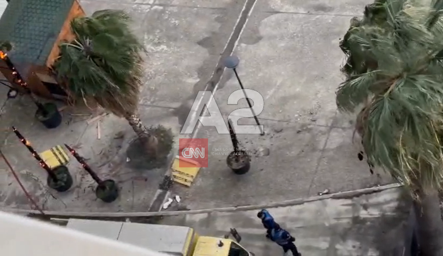 Thjesht p&euml;r &lsquo;loj&euml;&rsquo;, adoleshent&euml;t n&euml; Vlor&euml; i