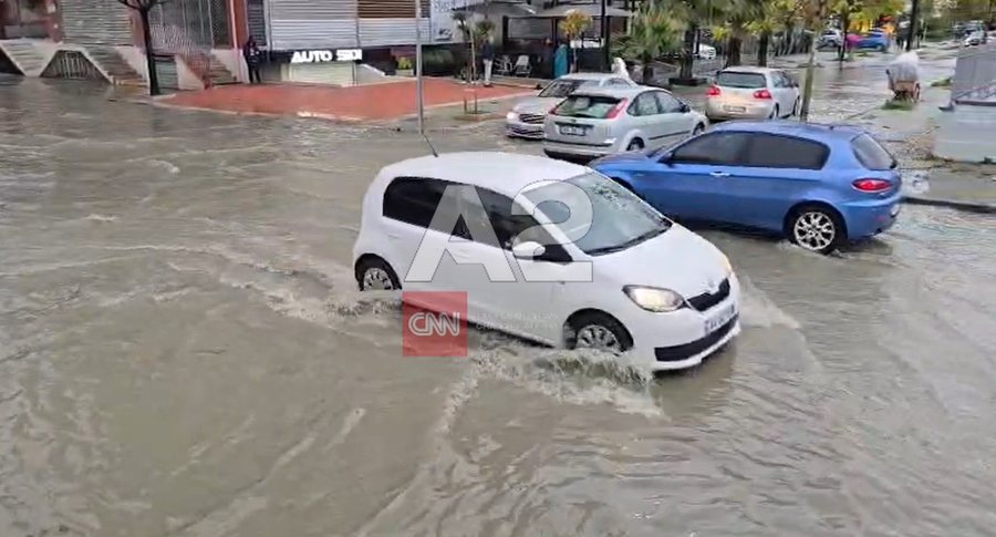 Mëngjesi e gjen Durrësin të mbushur me ujë, probleme në