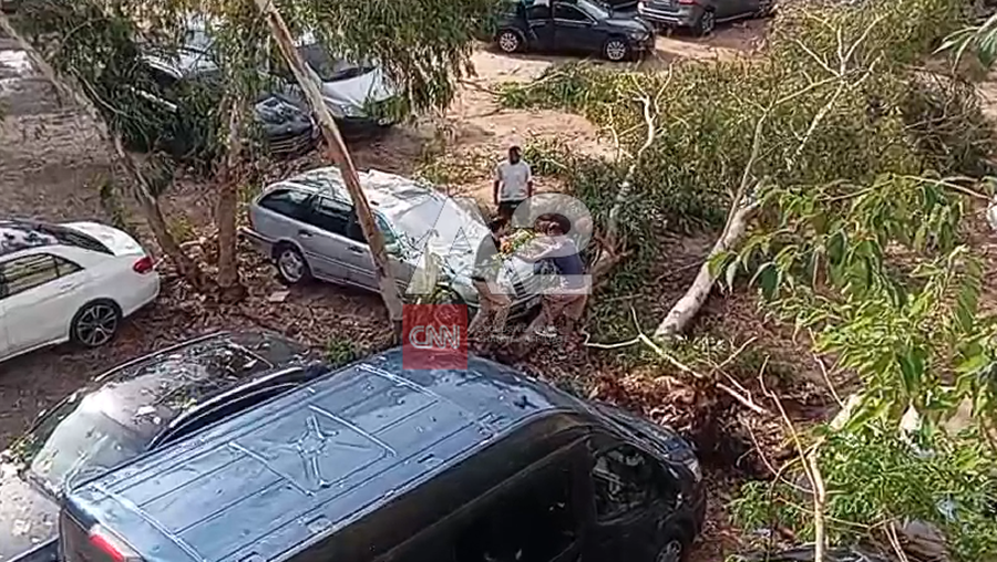 Stuhia godet Sarand&euml;n, makina t&euml; d&euml;mtuara dhe nd&euml;rprerje