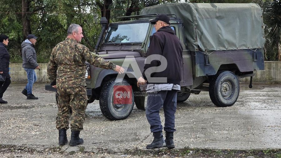 Novosela nën ujë, ushtria nis largimin e ujit dhe evakuimin e