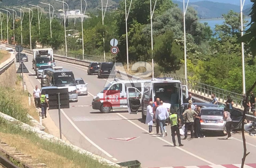 Aksident n&euml; aksin Pogradec-Lin, nd&euml;rron jet&euml; nj&euml; grua, dy