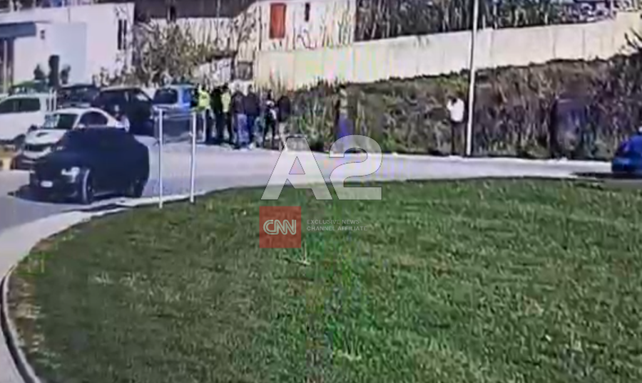 A2 CNN siguron momentin kur dhunohet polici n&euml; Vlor&euml;