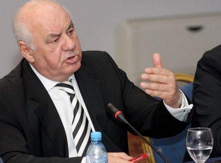 Ish-presidenti Alfred Moisiu në spital