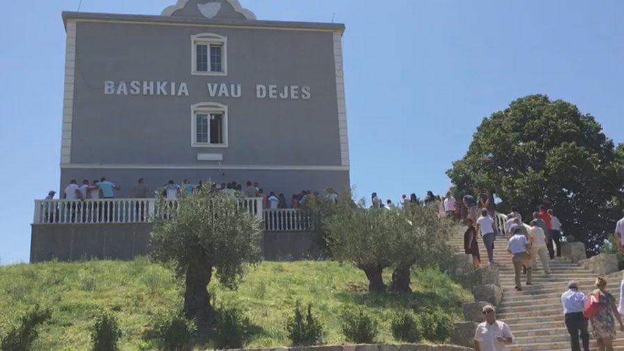 Dorëhiqen zv.kryetarët, drejtorët dhe administratorët e
