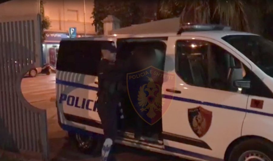 Me kokain&euml; e heroin&euml; n&euml; makin&euml;, p&euml;rplaset teksa tenton