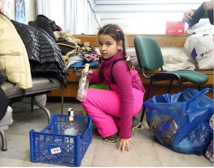 417 milionë fëmijë në mbarë botën jetojnë