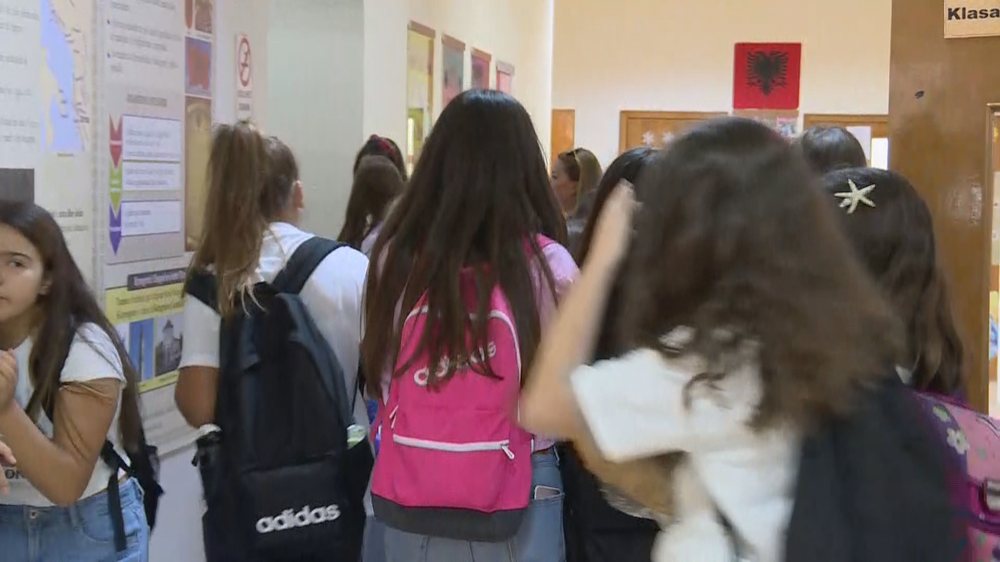 Viti i ri shkollor, opozita: Problem mbetet buxheti i ulët dhe mungesa e