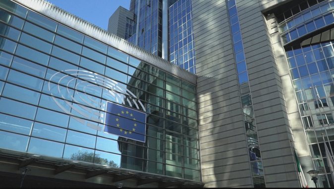 Miratohet raporti për Shqipërinë në Parlamentin Europian, Schieder: Objektivi 2027, realist
