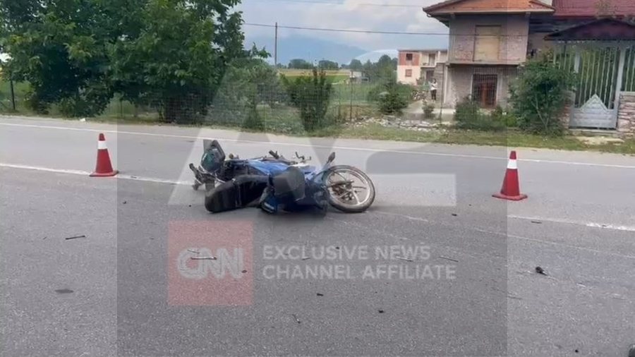 Aksident me vdekje në Devoll, përplaset një makinë me